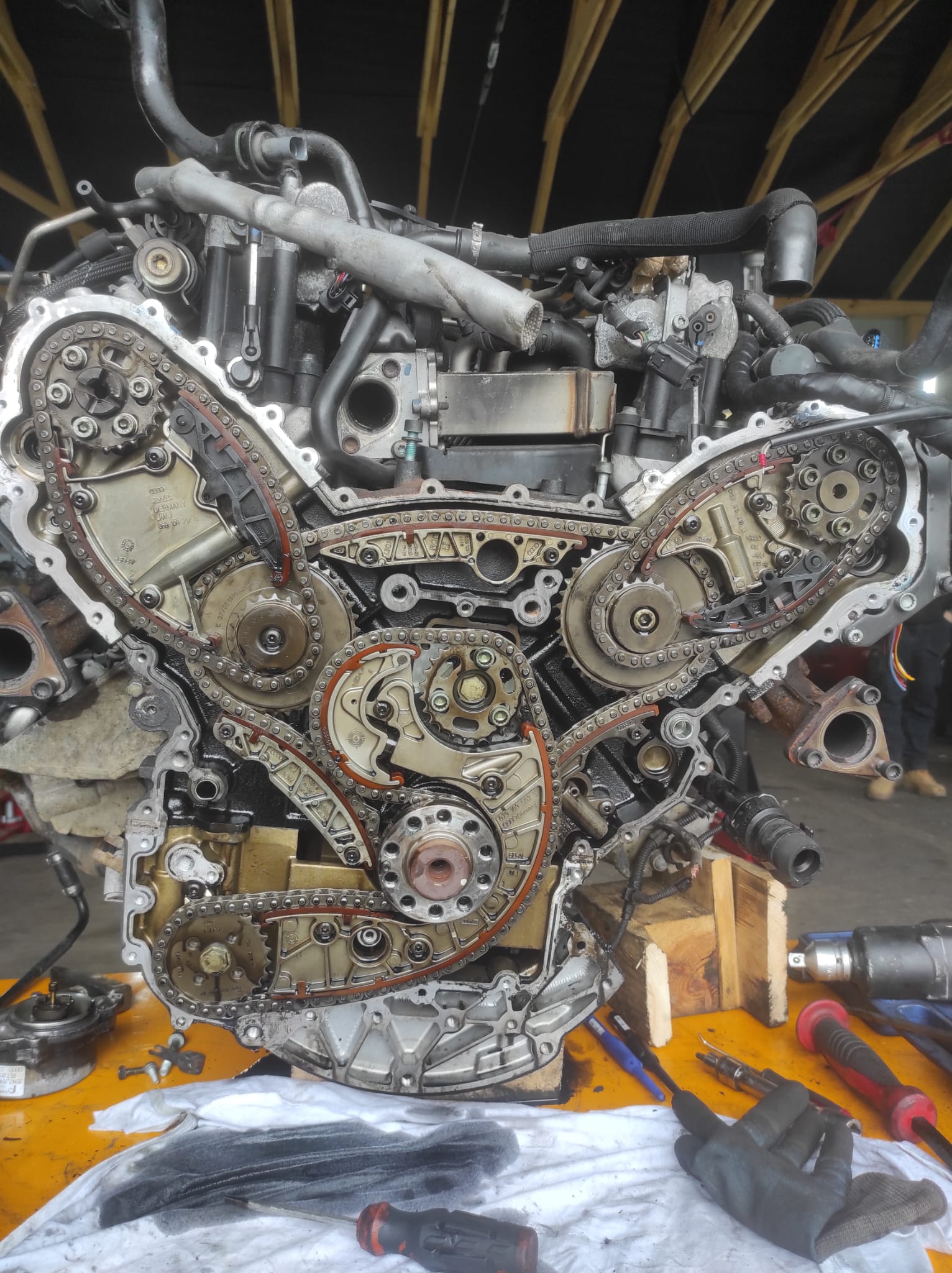 Audi Q7 3.0 TDI — wymiana rozrządu